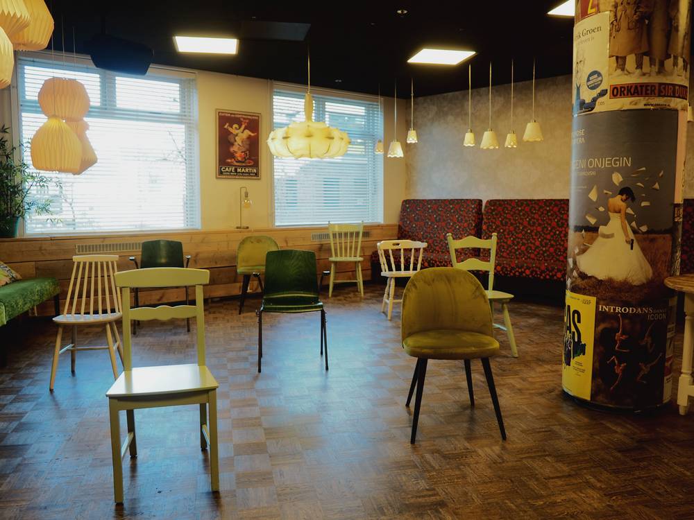Brasserie Deventer Schouwburg ingericht voor vergaderen en bijeenkomsten